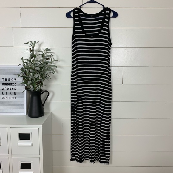 ❌SOLD❌ J Crew Black & White Striped Maxi Dress - Picture 4 of 7